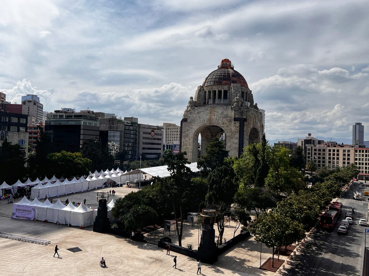 革命纪念塔 Monument to the Revolution