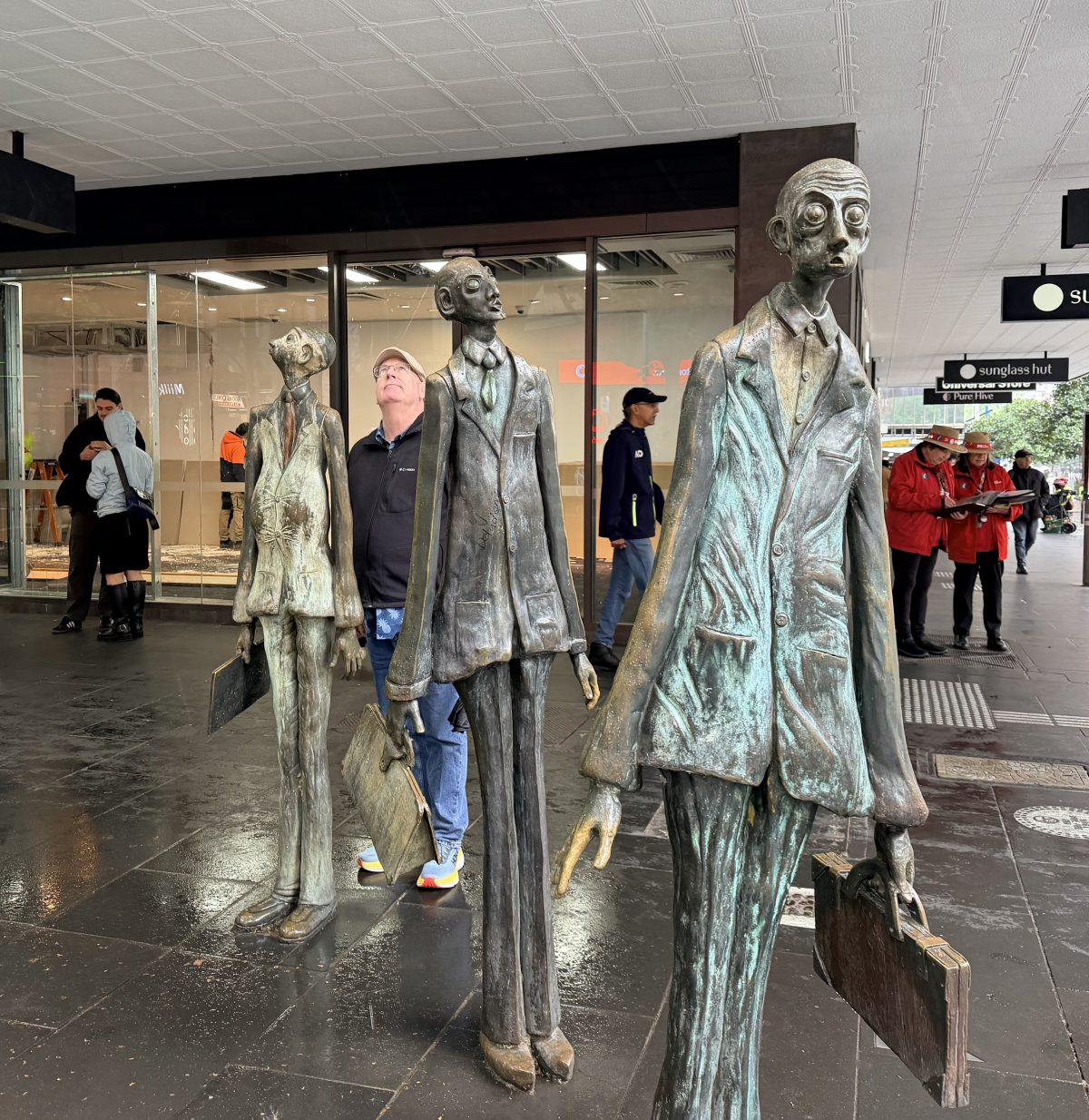 书香，午餐与云端 – Books, Lunch, the Skydeck and Rain